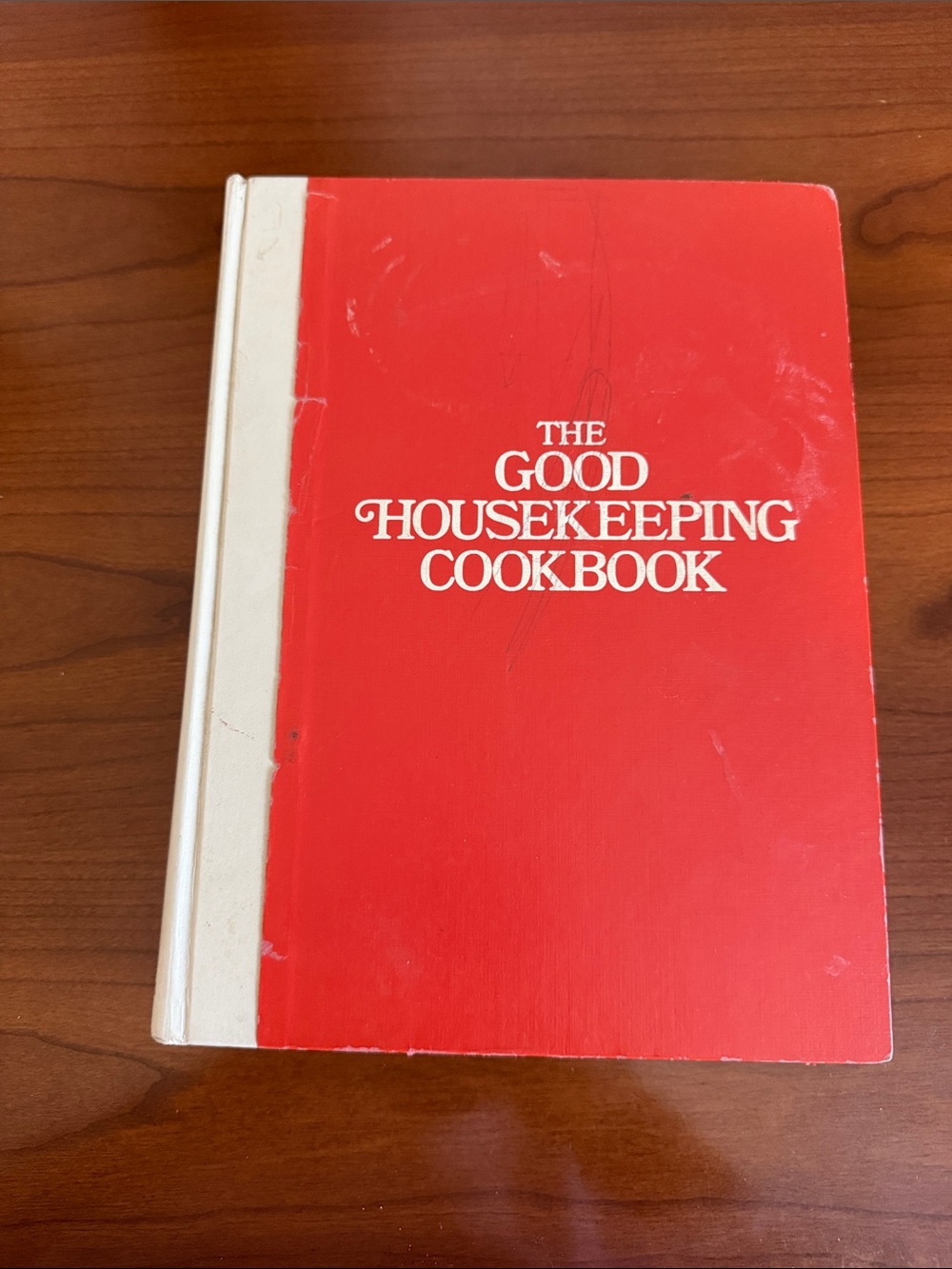 The Good Housekeeping Cookbook - Red Hardcover